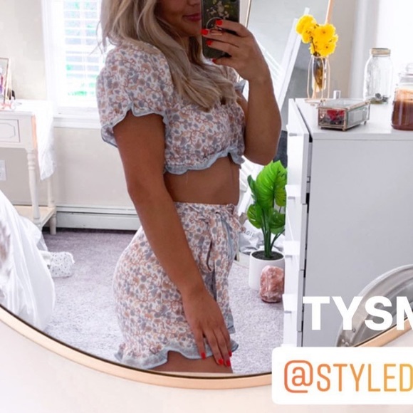 Two piece - Picture 3 of 3